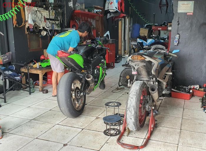 KLR Racing, bengkel spesialis Kawasaki Ninja 250 yang kini melayani servis moge