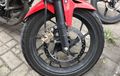Tebak Ada Berapa Merek di Kaki Depan CB150R Streetfire Ini, Hebat Kalau Benar