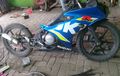 Ngeri! Arwah Jawara Suzuki Era 90-an Alih Rupa Jadi GSX-R150, Rangka Dibuntungin