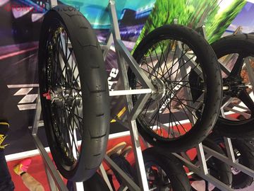 Kingland Perkenalkan Ban Drag Bike Dan Road Race Ini Harganya Semua Halaman Gridoto Com