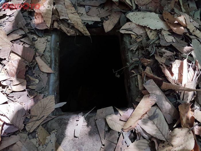 Lubang masuk ke Cu Chi Tunnels, tempat Vietcon bersembunyi melawan tentara Vietnam