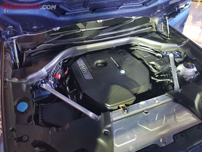 Mesin BMW X3 xDrive20i Luxury menggunakan mesin yang sama dengan 520i