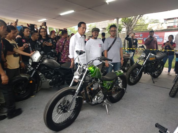 Presiden Jokowi berkenan datang ke OTOBURSA Tumplek Blek 2018 merupakan dukungan terhadap industri k