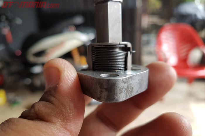 Tonjokan atau Tensioner Keteng Yamaha NMAX 