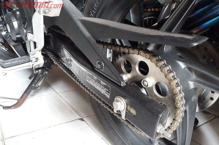 Penutup rantai honda cbr150r k45a