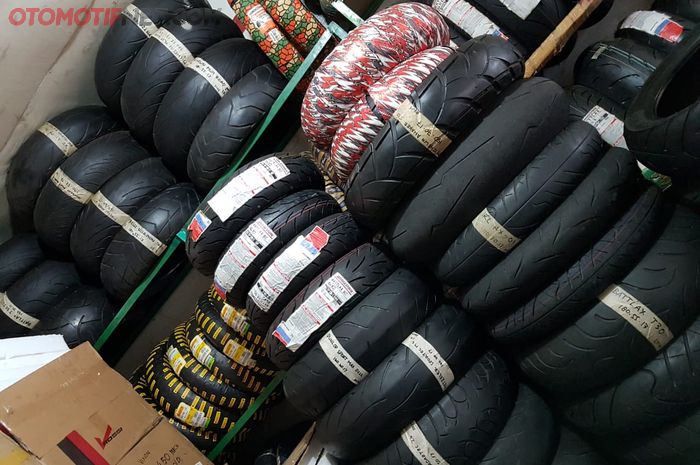 Tapak Lebar 46 juga sediakan ban baru dan limbah moge