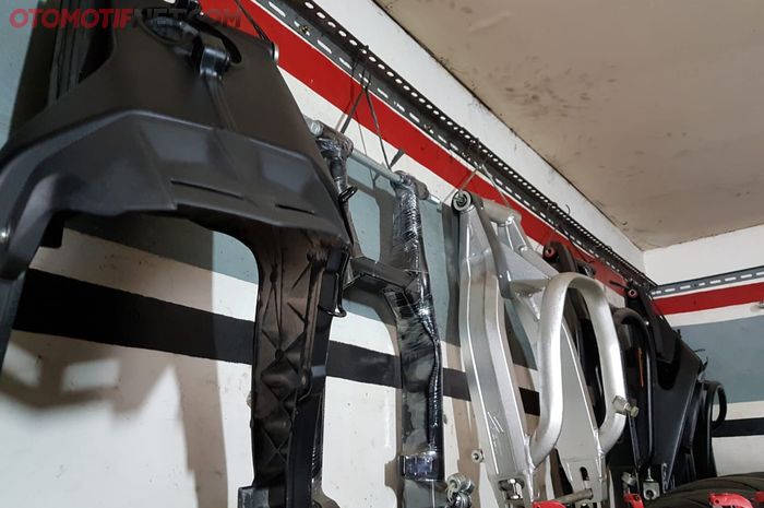 Tapak Lebar 46 juga sediakan swing arm limbah moge