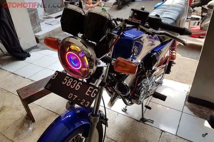 Rx King Modif Lampu Depan : Pasang Lampu Led Sekaligus Rakit Kabel Arus