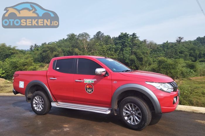 meski sudah berpenggerak 4x4, fitur Triton hanya cukupan