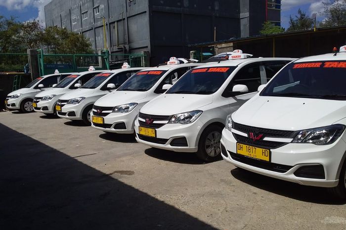 Wuling Confero yang digunakan sebagai armada taksi di Kupang