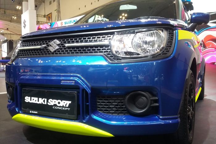 Suzuki Ignis dengan livery ala tim Suzuki MotoGP