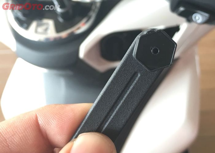 Rahasia Bagasi All New Honda Pcx 150 Bisa Dibuka Pakai Cara Ini Gridoto Com