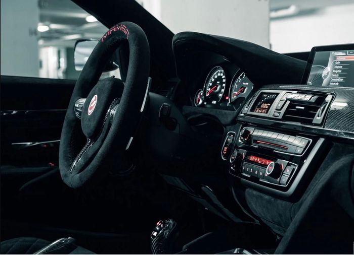 Tampilan kabin BMW M4 Mamba GT3
