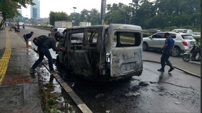 Kondisi terakhir mobil pasca api berhasil dipadamkan