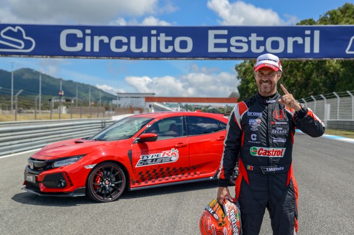 Pembalap WTCR Tiago Monteiro, pecahkan rekor Honda Civic Type R di Sirkuit Estoril, Portugal
