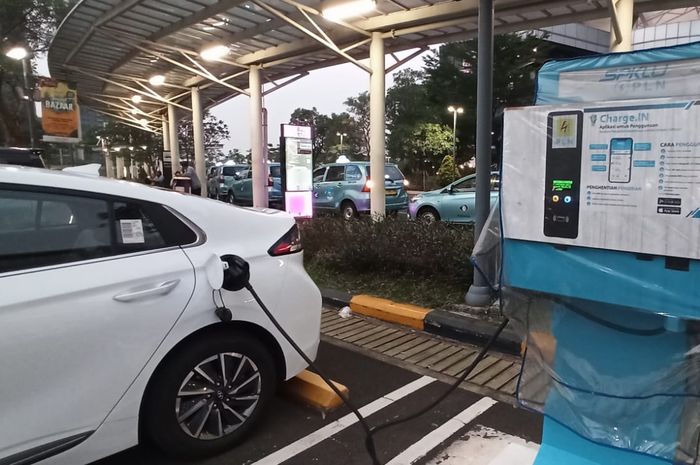 Begini jawaban pabrikan soal garansi mobil listrik (foto ilustrasi)