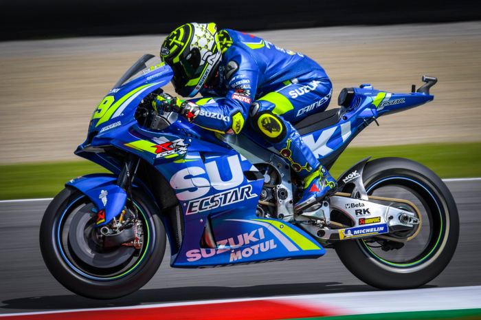 Andrea Iannone bersama Suzuki GSX-RR