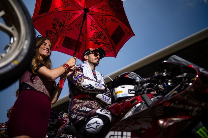 Pecco Bagnaia sedang alami masa sulit, kontras dengan rekan setimnya, Marc marquez