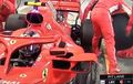 Ngeri, Kimi Raikkonen Gilas Kaki Kru Pitnya Sendiri Sampai Patah
