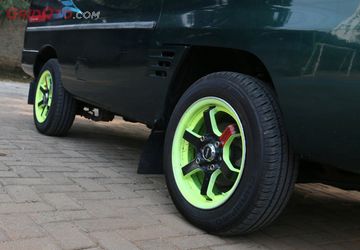 Suzuki Carry Low Profile Ternyata Pakai Pelek Keren Dan Ada Kamera Parkir Gridoto Com
