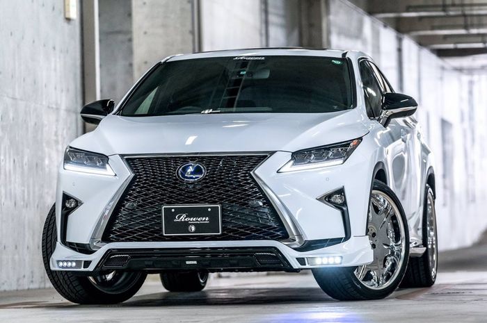 Lexus RX F-Sport dengan body kit dan pelek besar