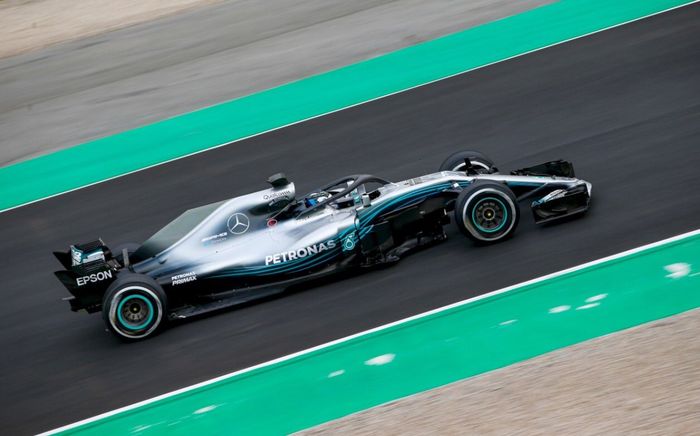 Mercedes W09 mendapat 45 vote