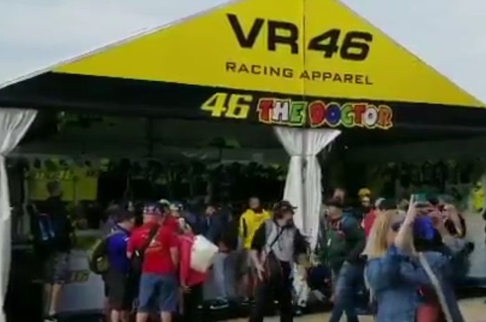 VR46 diserbu penggemar