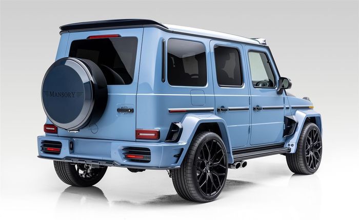 Tampilan belakang modifikasi Mercedes-AMG G63 garapan Mansory