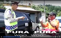 Ditilang Polisi, Pemotor Ini Pura-pura Bisu, Lihat Aksi Kocaknya