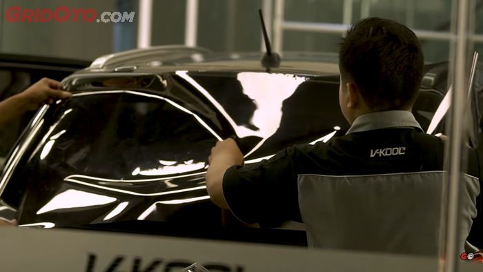 Ilustrasi pemasangan kaca film