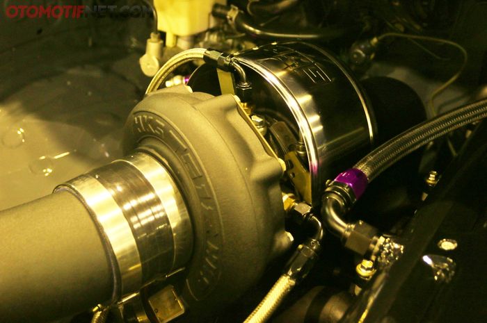 Turbocharger lansiran HKS berukuran jumbo