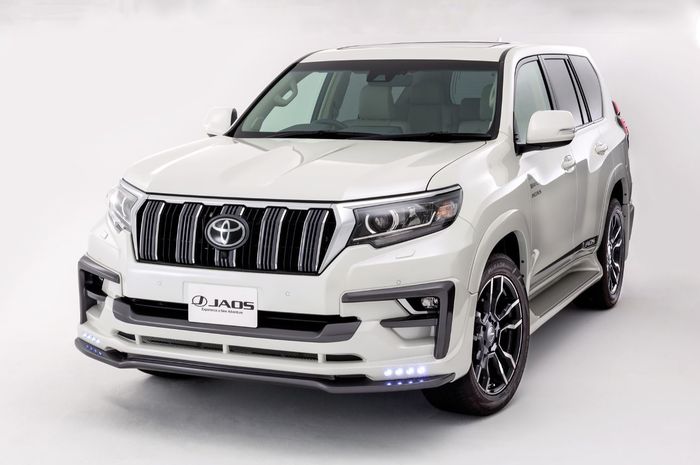 Modifikasi Toyota Land Cruiser Prado hasil garapan Jaos, Jepang