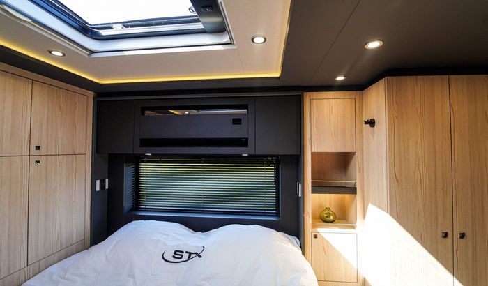 Sederet fasilitas modern disematkan di dalam kabin truk Scania 580 S