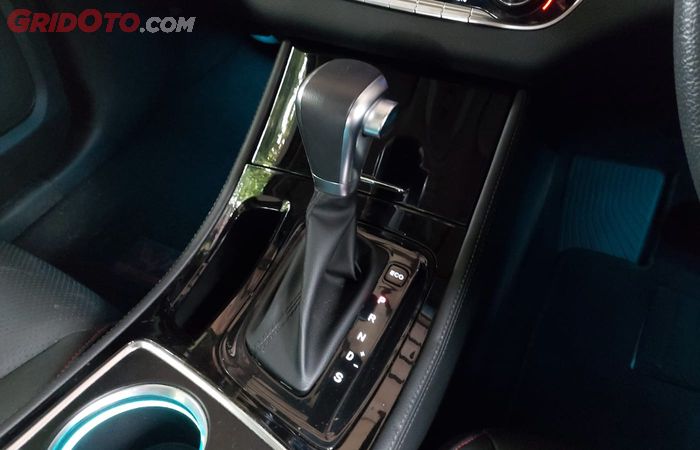 Transmisi CVT Wuling Cortez dengan mode manual dan ECO
