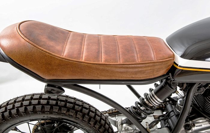 Yamaha TW200 custom street tracker milik Sam Edward