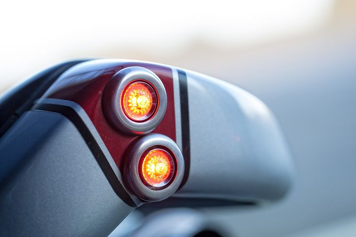 Yamaha SR500 custom cafe racer &ldquo;The Lightning&rdquo; bikinan Old Empire Motorcycles, dilansir oleh Thebikeshed.cc