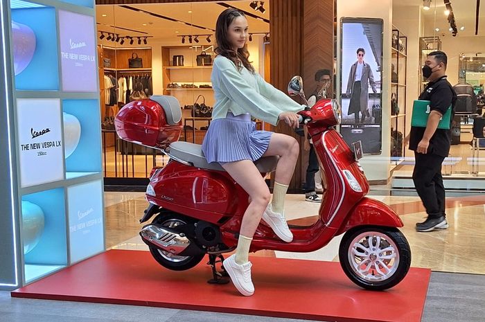 Tiga perbedaaan Vespa LX 125 dengan LX 150