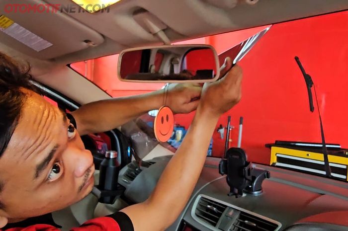 Kesalahan yang membuat kaca film mobil cepat rusak