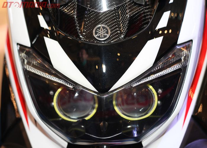 Lampu Utama Motor Warna Kuning  LAMPUTASOR