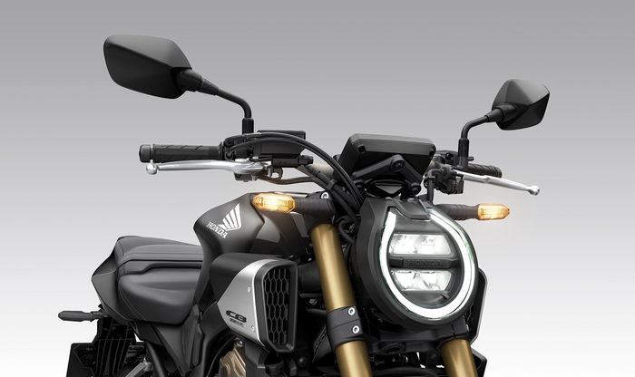 Dibekali dengan teknologi Honda E-Clutch dengan kopling elektronik, pengguna bisa menarik atau tidak tuas kopling saat perpindahan gigi