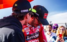Nasihat Tak Biasa Valentino Rossi ke Pecco Bagnaia di MotoGP Valencia 2023