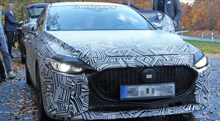 Fascia Mazda 3 hatchback