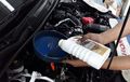 Ganti Oli Mesin Secara Berkala Jaga Emisi Gas Buang Mobil Tetap Rendah