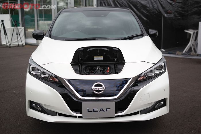 Mobil Listrik Nissan Leaf