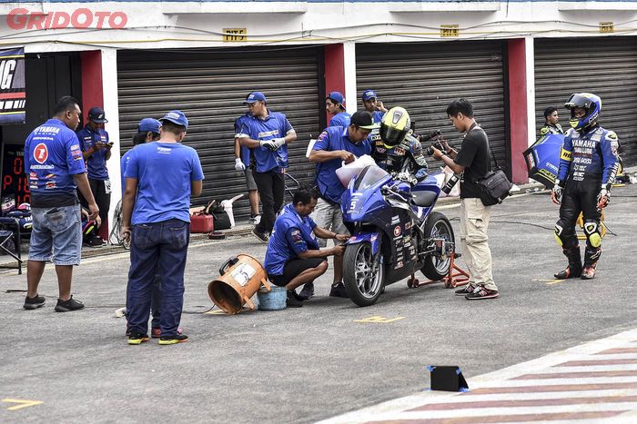 Waktu pit ini dibatasi minimal 2,5 menit 