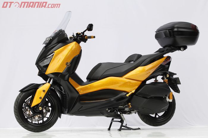 Syarini yang sering berpakaian blink-blink jadi inspirasi modifikasinya