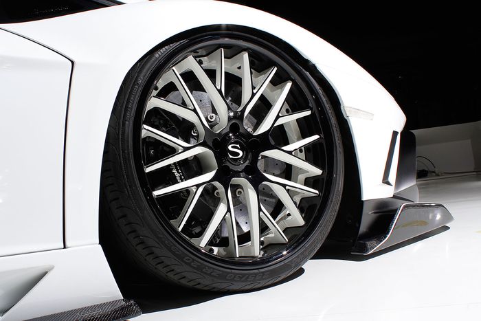 Pelek Lamborghini Aventador hasil modifikasi Aimgain