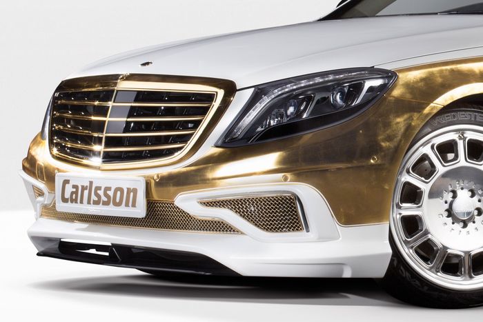 Gril depan Mercedes S-Class berlapis emas