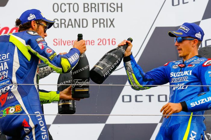 Valentino Rossi dan Maverick Vinales saat GP Inggris 2016