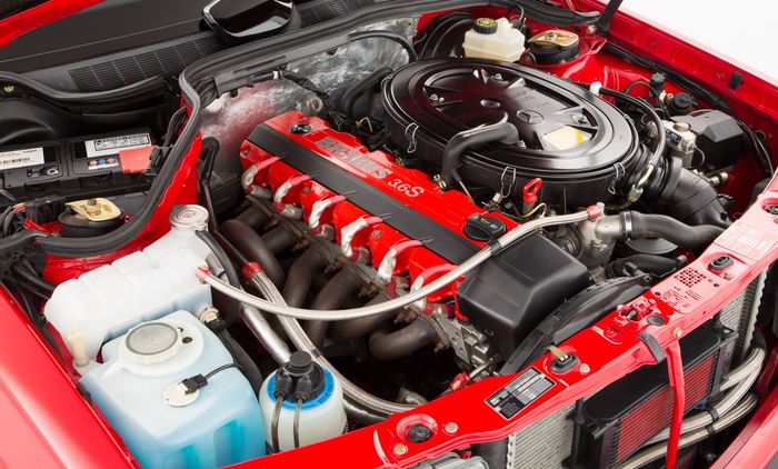 mesin 3.600cc bertenaga  286 dk